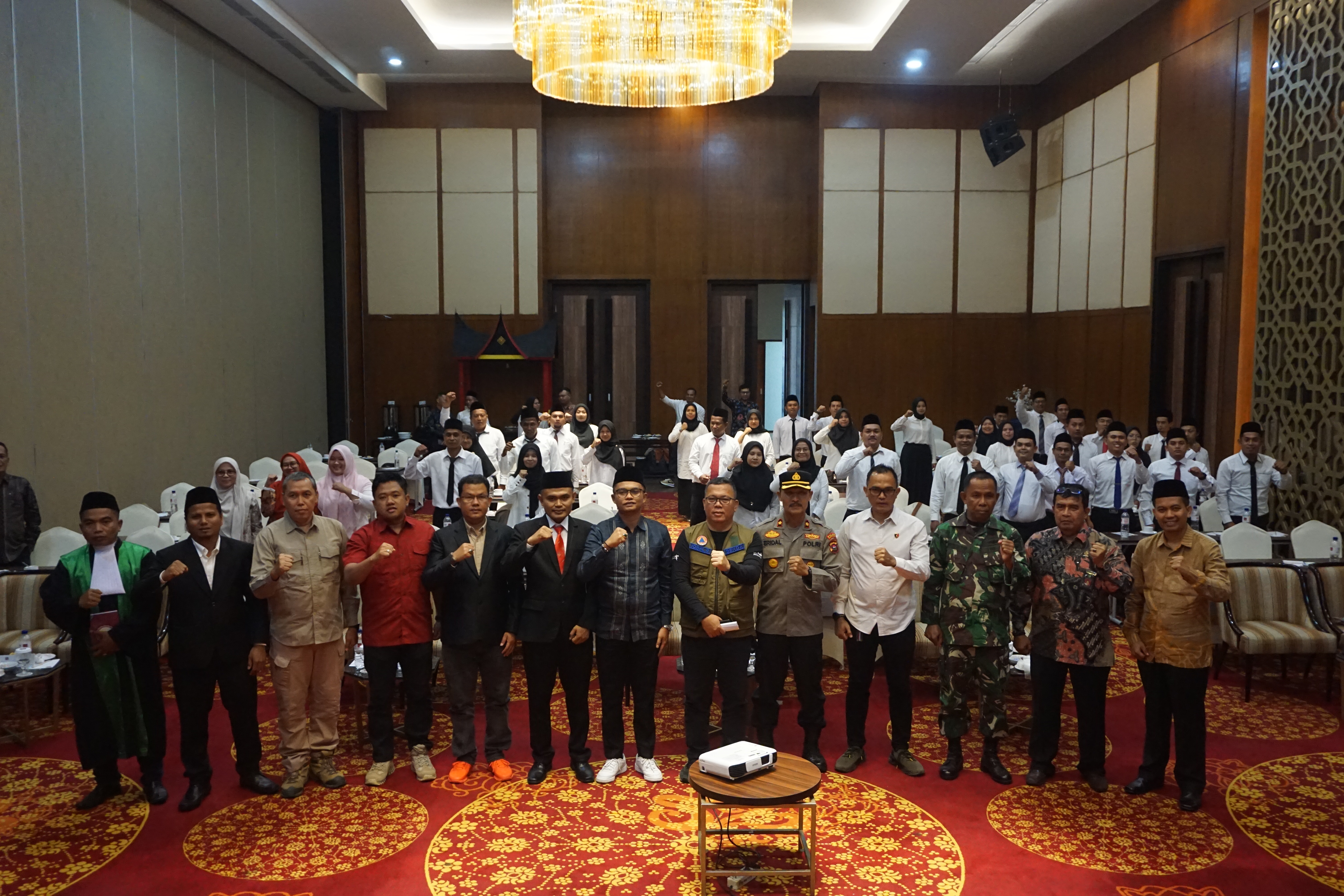 Proses Pelantikan Panwascam Terpilih di Lingkungan Bawaslu Kabupaten Tanah Datar